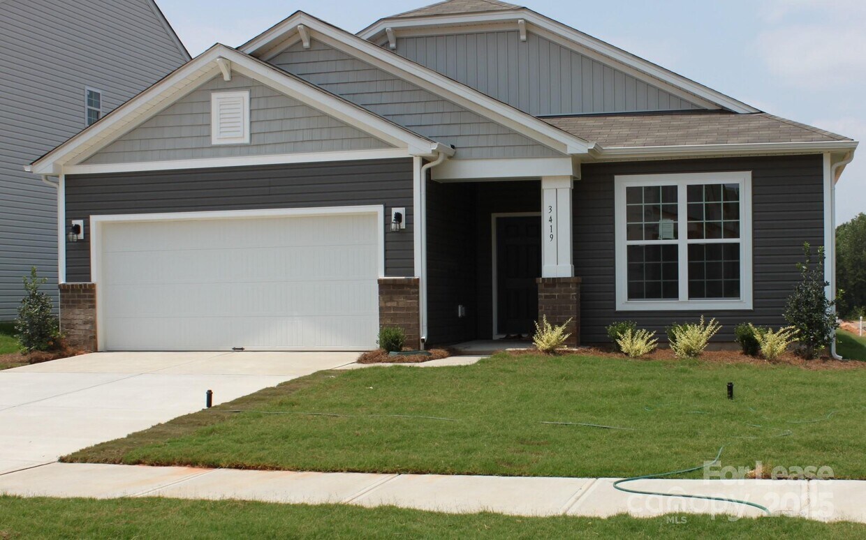 Foto principal - 3419 Selwyn Landing Dr