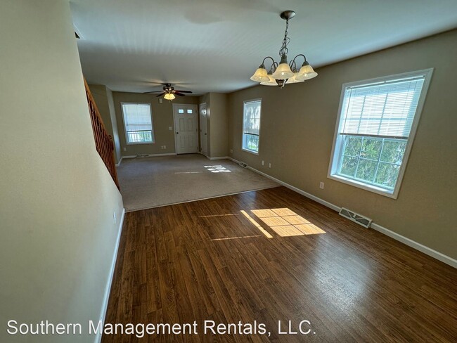 Foto del edificio - 2 br, 1.5 bath House - 48 N Main St. unit A