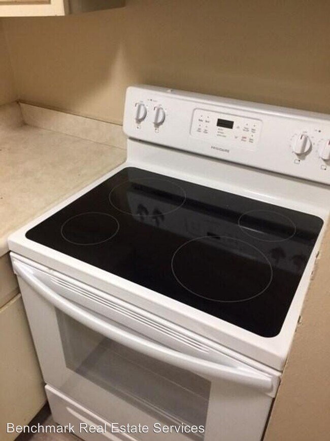 Foto del edificio - 1 br, 1 bath Apartment - 2303 Columbia Ct.