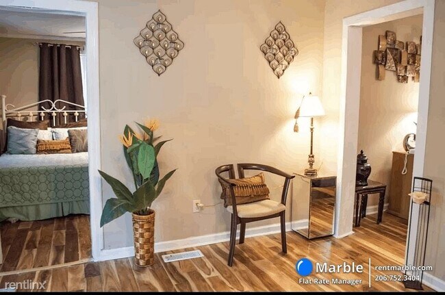 Foto del edificio - 2 br, 1 bath House - 849 W Brevard St