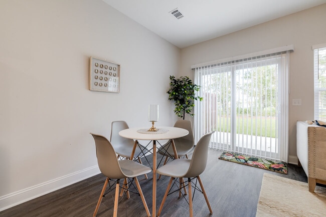 Foto del edificio - 97 Belleau Woods Cir