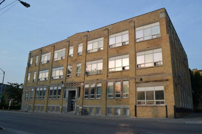 Building Photo - Adelaide Lofts