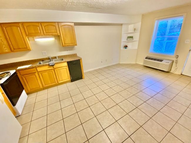 Building Photo - 342 Old Gray Station Rd