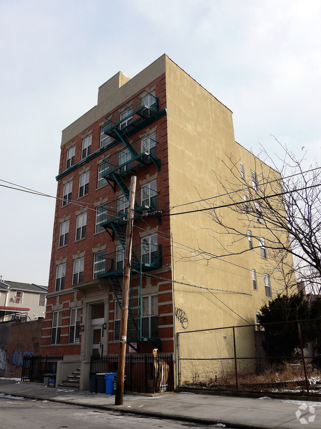 Foto principal - 764 Tinton Ave