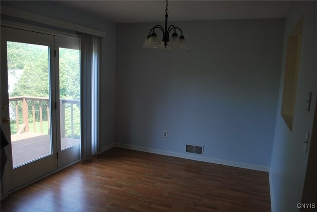 Building Photo - 59 Skyline Dr