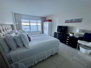 Building Photo - 11111 Biscayne Blvd
