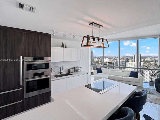 Foto del edificio - 851 NE 1st Ave
