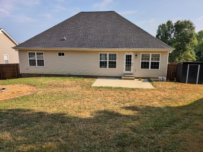 Building Photo - Adorable Ranch with a bonus room and half ...