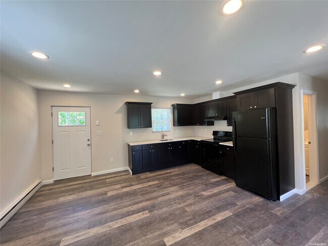 Foto del edificio - 634 Hoffman Ave