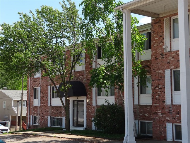 Building Photo - 2851 Lincoln Way E