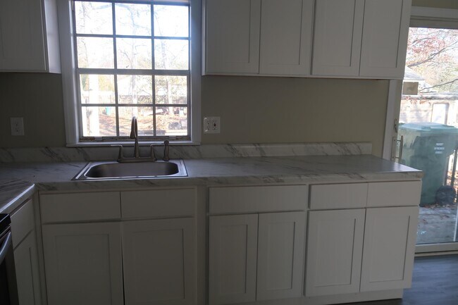 Foto del edificio - 320 Pennsylvania Ave