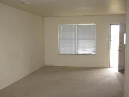 Building Photo - 438 Green Acres Dr