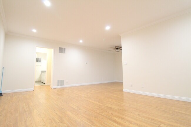 Building Photo - 3121 Bagley Ave
