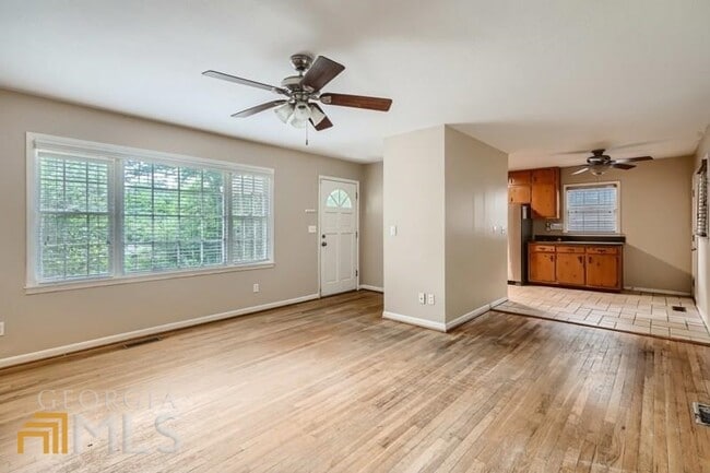 Building Photo - 3762 Greenhill Dr