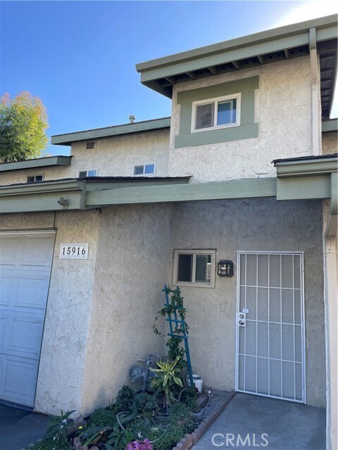Building Photo - 15916 Alicante Rd