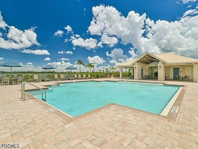 Foto del edificio - 42218 Edgewater Dr