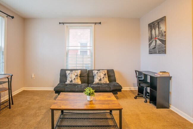 Foto del edificio - Cozy 2 BR/1 BA Apartment in Congress Heights!