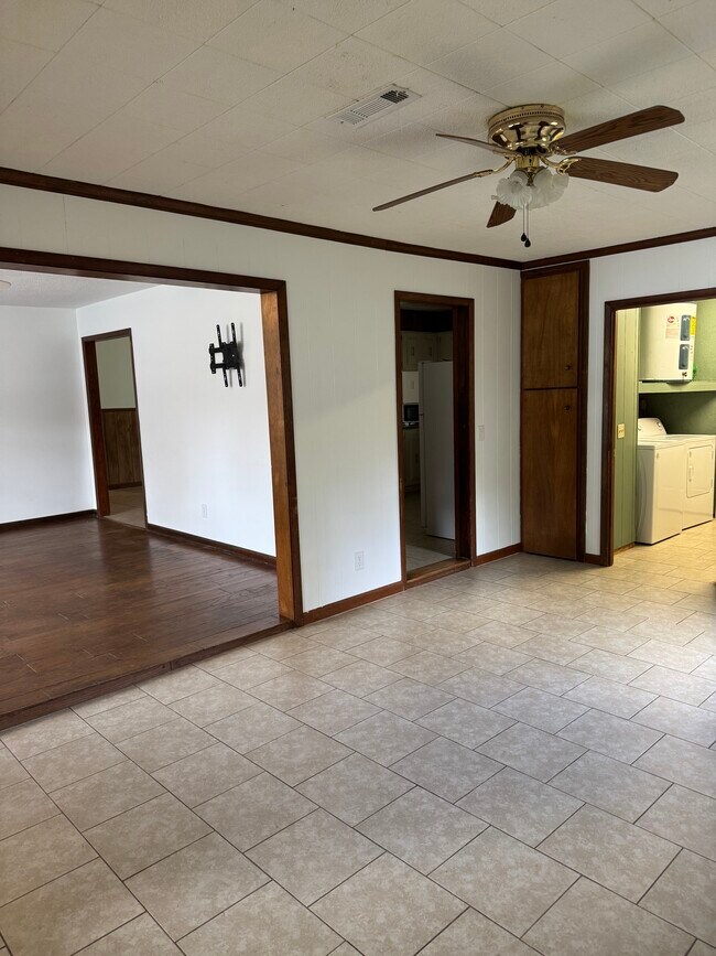 Foto del edificio - 114 Fairview Ln