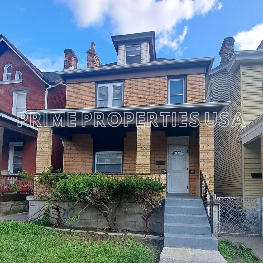 Primary Photo - 224 Zara St