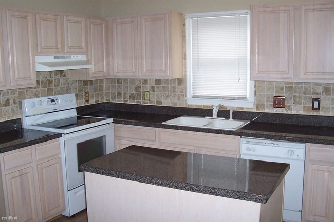 Building Photo - 1021 Laurens Way