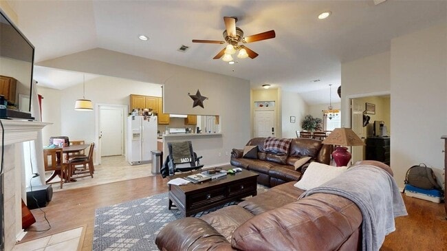Building Photo - 2415 Carnation Ct