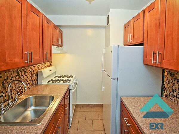 Building Photo - 3116 68th St