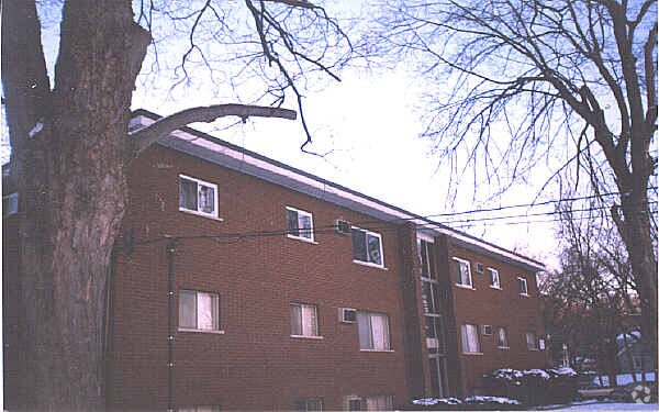 Foto del edificio - 6360 Revere Ave