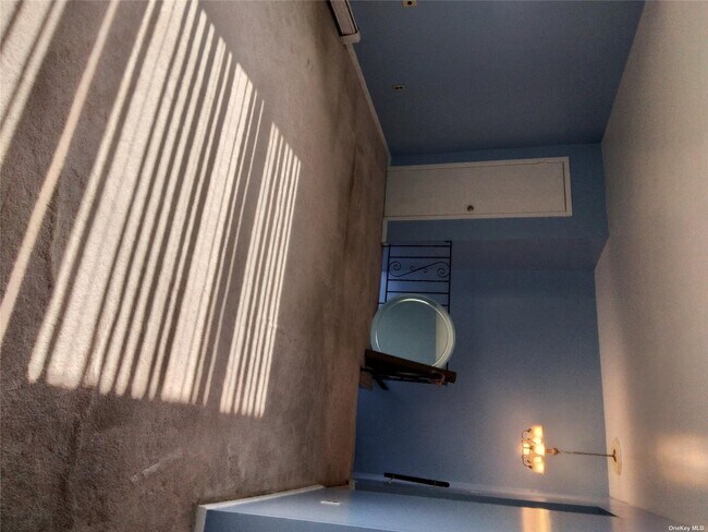 Building Photo - 176-11 120th Ave