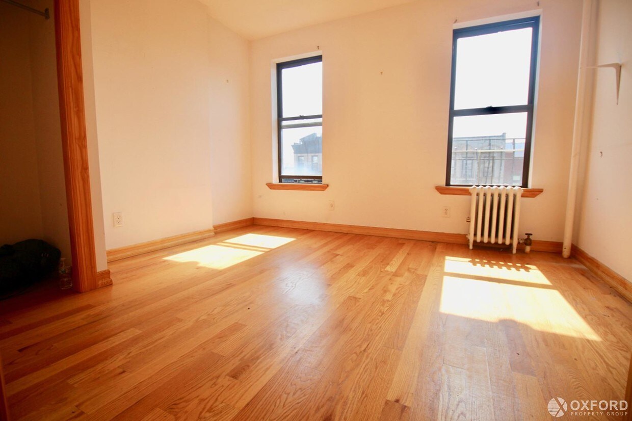 Primary Photo - 125 Second Avenue