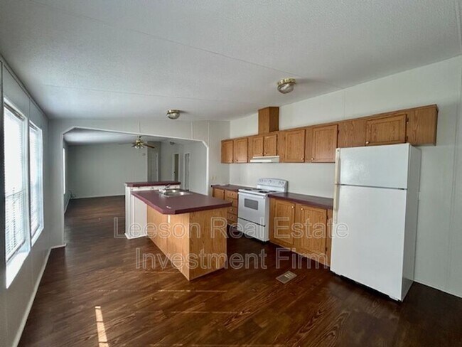 Foto del edificio - 310 Robbin Ln