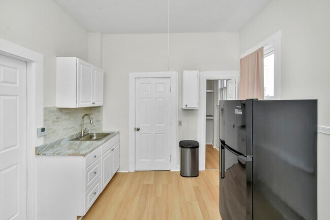 Building Photo - 7 Shawmut Ter