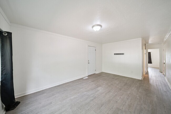 Foto del edificio - 1304 S Husband St