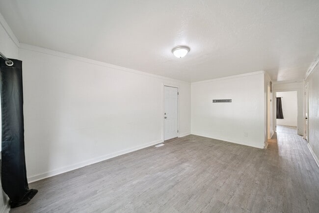 Photo - 1304 S Husband St House