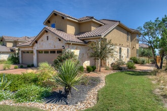 Building Photo - 405 S Meadowlark St