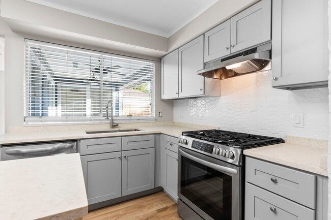 Foto del edificio - 14007 Overbrook Ln