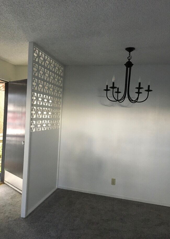 Foto del edificio - 820 Highland Ave