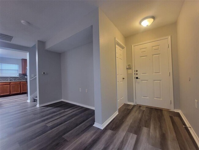 Building Photo - 6713 Derby Downs Dr