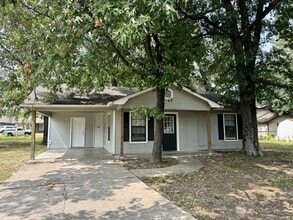 Building Photo - 301 Carson Rd