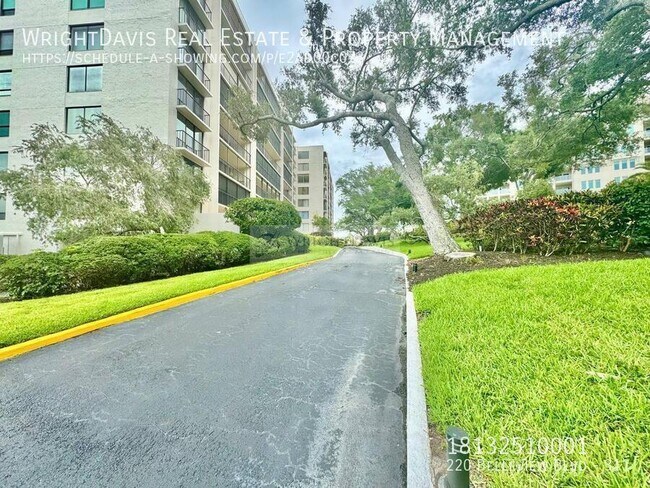 Foto del edificio - 220 Belleview Blvd