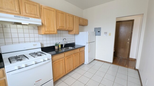 Kitchen - 3495 John F Kennedy Blvd