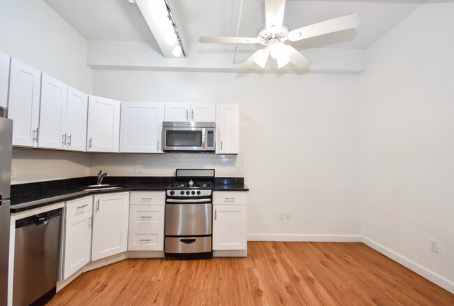 Building Photo - 6 Hemenway St
