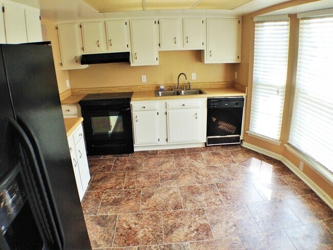 Foto del edificio - 936 Smoke Tree Ln