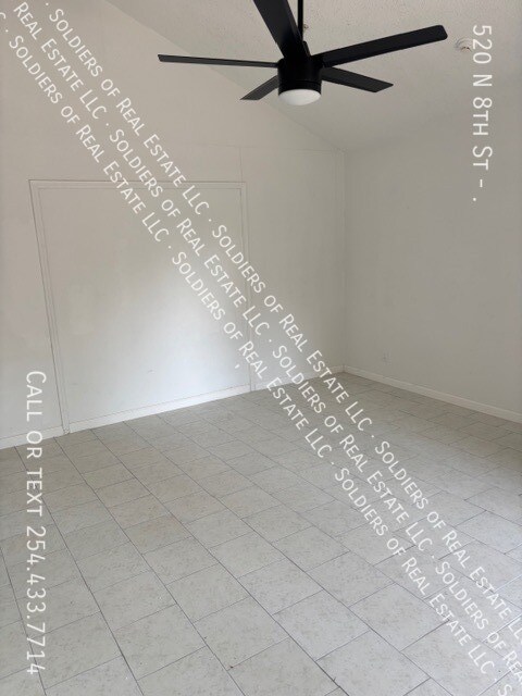 Building Photo - 520 N 8th St