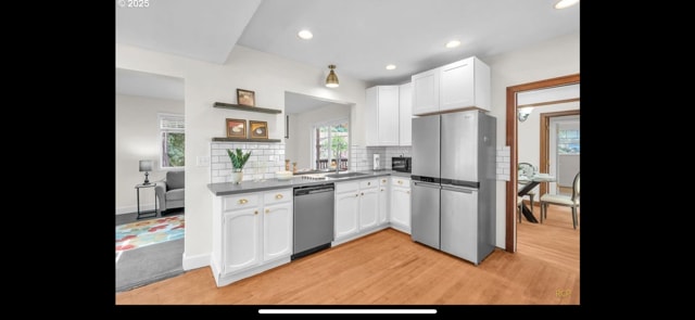 Building Photo - 3700 NE Maywood Pl