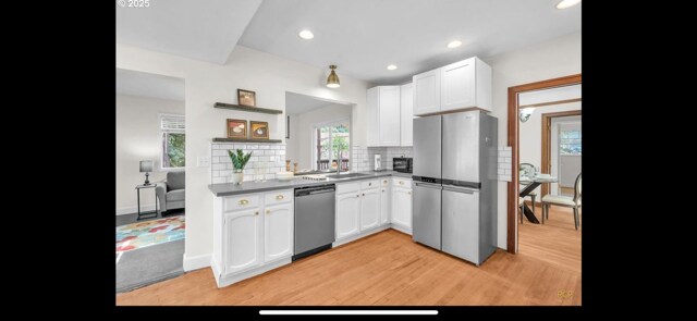 Foto del edificio - 3700 NE Maywood Pl