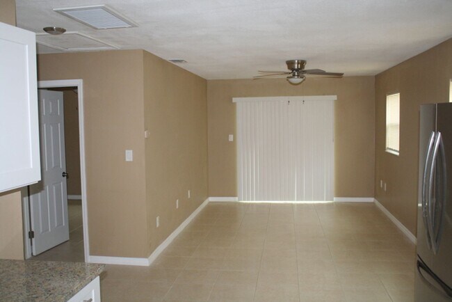 Foto del edificio - Beautiful Updated Condo