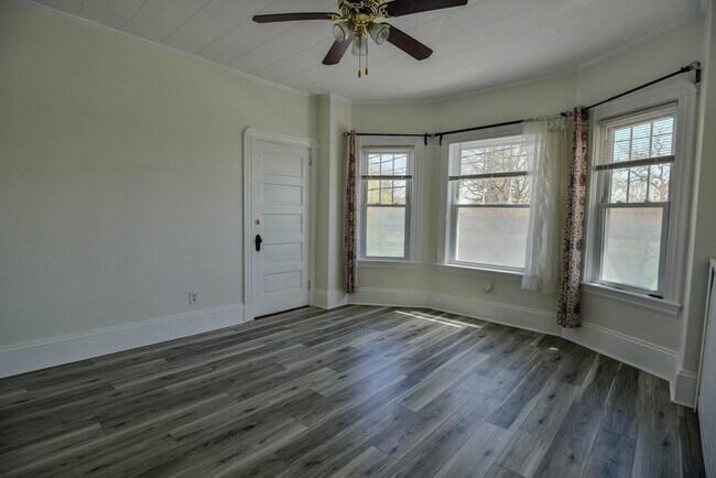 Foto del edificio - 407-409-409 Bolton St