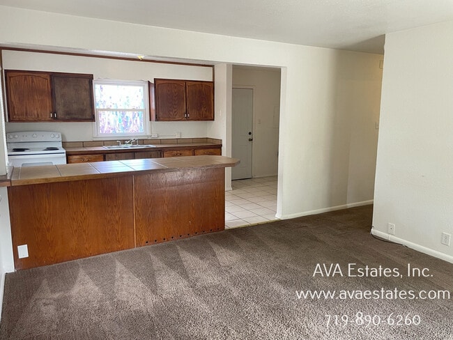 Building Photo - 2707 Cheyenne Ave