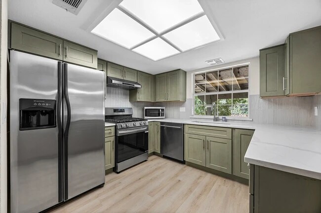Building Photo - 7206 Teaberry Dr