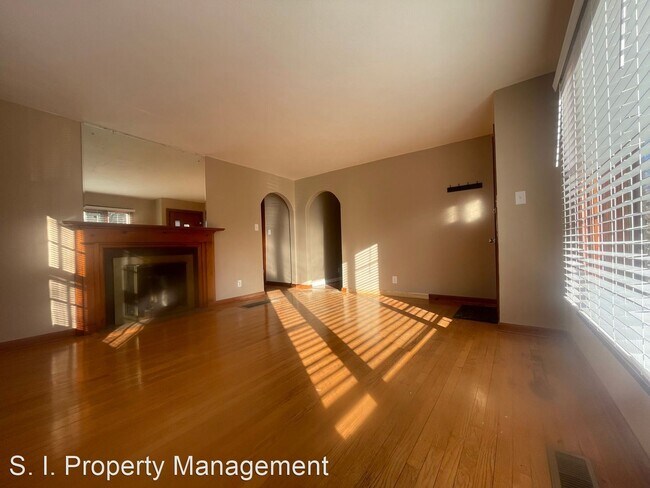 Building Photo - 2 br, 1 bath House - 1104 W. Walkup